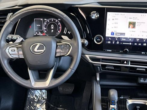Certified 2024 Lexus RX 350 FWD w/ Technology Package image 4