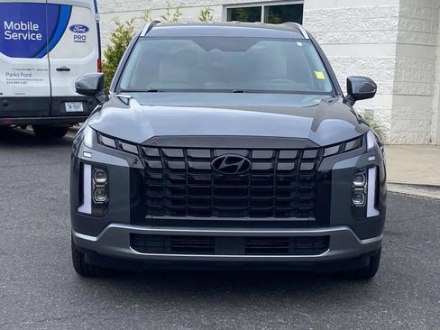 Used 2024 Hyundai Palisade SEL FWD image 2