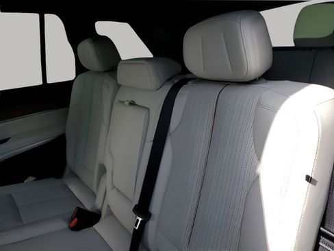 New 2026 Cadillac Vistiq Sport image 19