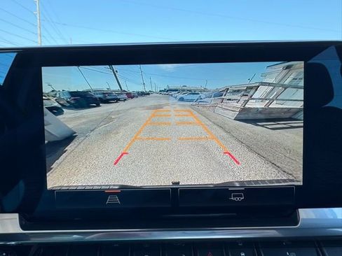 Used 2022 GMC Sierra 1500 Elevation image 12