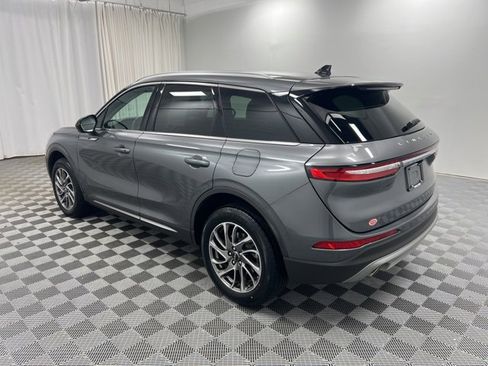 Certified 2022 Lincoln Corsair Standard w/ Equipment Group 101A image 4