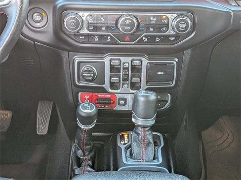 Used 2018 Jeep Wrangler Unlimited Rubicon image 18