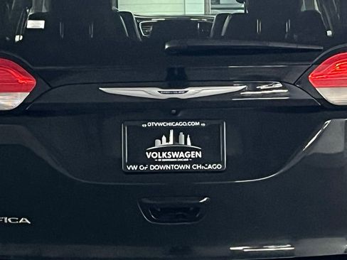 Used 2017 Chrysler Pacifica Touring-L Plus w/ Advanced Safetytec Group image 33