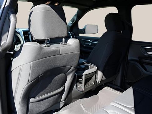 New 2026 RAM 1500 4x4 Crew Cab image 14