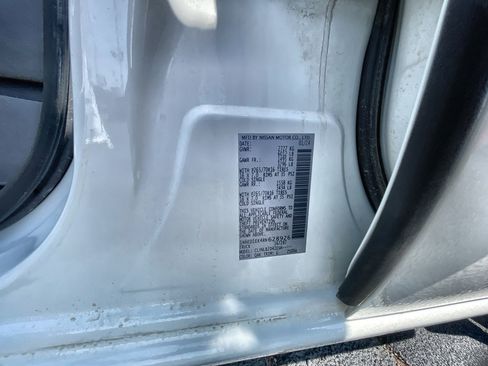 Used 2024 Nissan Frontier SV image 31