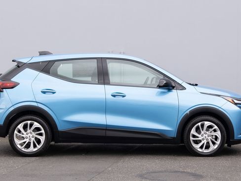 New 2027 Chevrolet Bolt LT FWD image 24