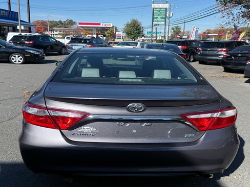 Used 2017 Toyota Camry SE image 9
