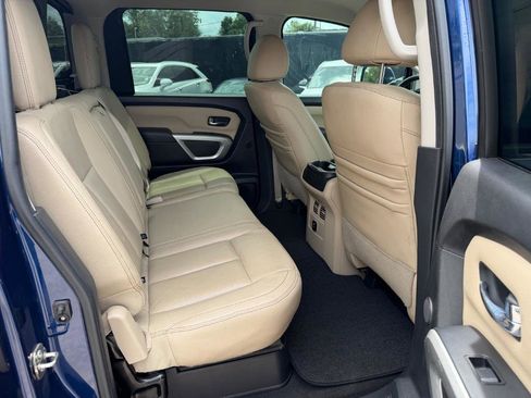 Used 2017 Nissan Titan SL w/ SL Towing Convenience Package image 14