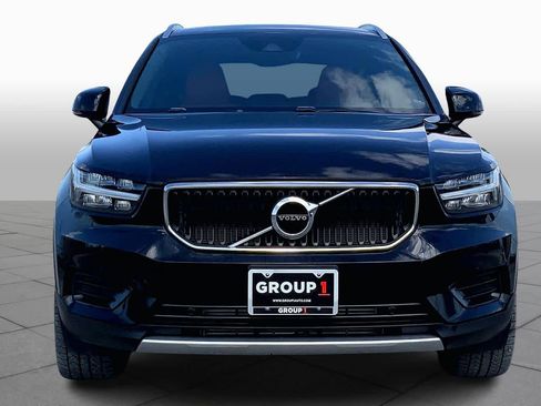 Used 2020 Volvo XC40 T5 Momentum image 4