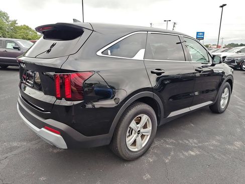 Used 2026 Kia Sorento LX FWD image 5