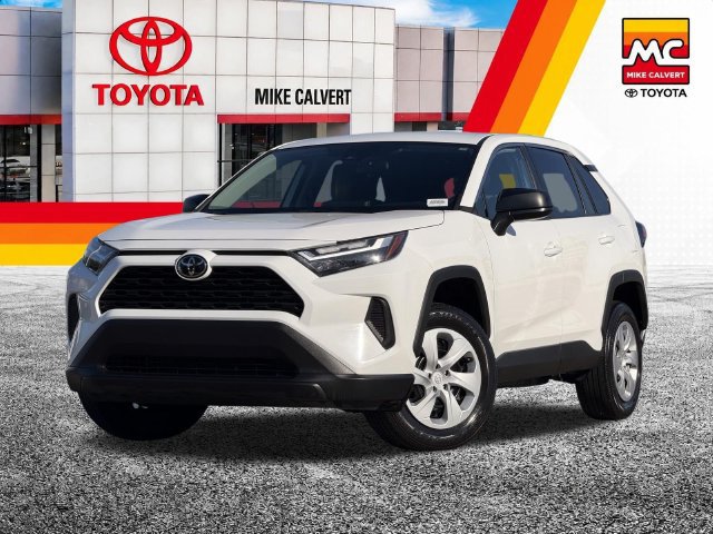 Used 2024 Toyota RAV4 LE FWD image 2