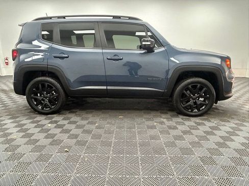 Used 2022 Jeep Renegade Altitude w/ Convenience Group image 11
