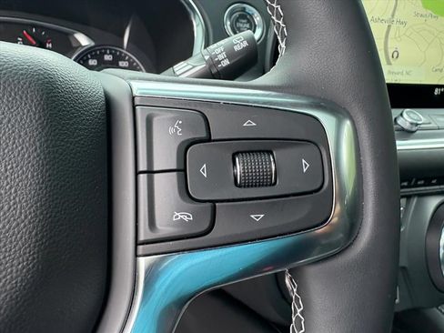 Used 2024 Chevrolet Blazer LT w/ Sound & Technology Package FWD image 18