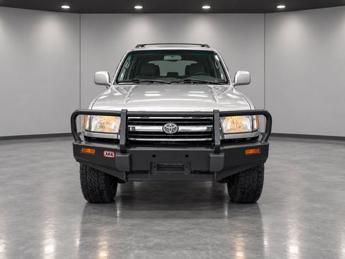 Used 2000 Toyota 4Runner SR5 AWD/4WD image 3