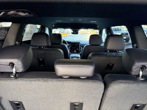 New 2026 GMC Acadia Elevation image 29