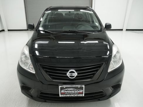 Used 2014 Nissan Versa S Plus image 2