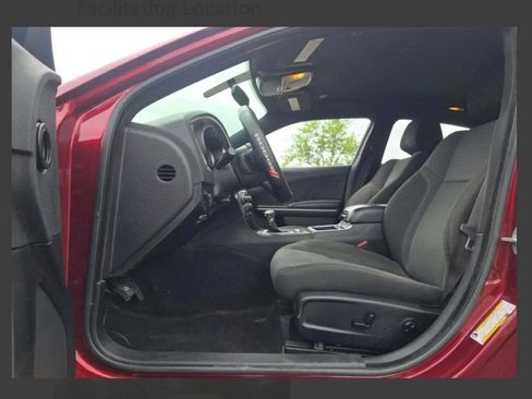 Used 2019 Dodge Charger SXT RWD image 5