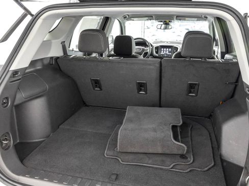 Used 2024 GMC Terrain SLE AWD/4WD image 36