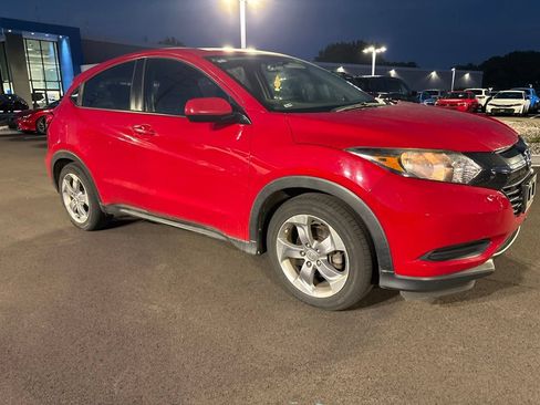 Used 2018 Honda HR-V LX image 1