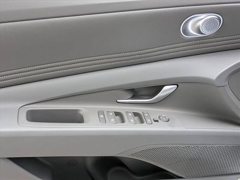 New 2025 Hyundai Elantra SEL w/ Cargo Package FWD image 16