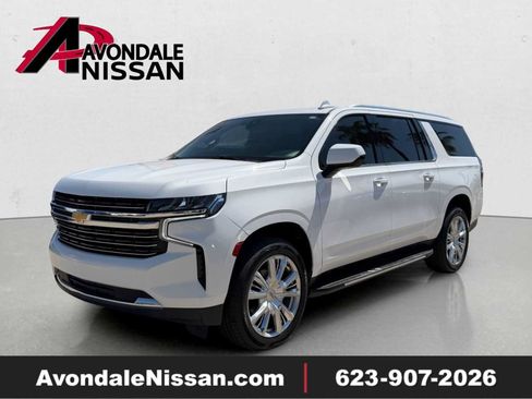 Used 2021 Chevrolet Suburban LT RWD image 1