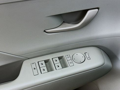 Used 2024 Hyundai Kona SEL FWD image 15