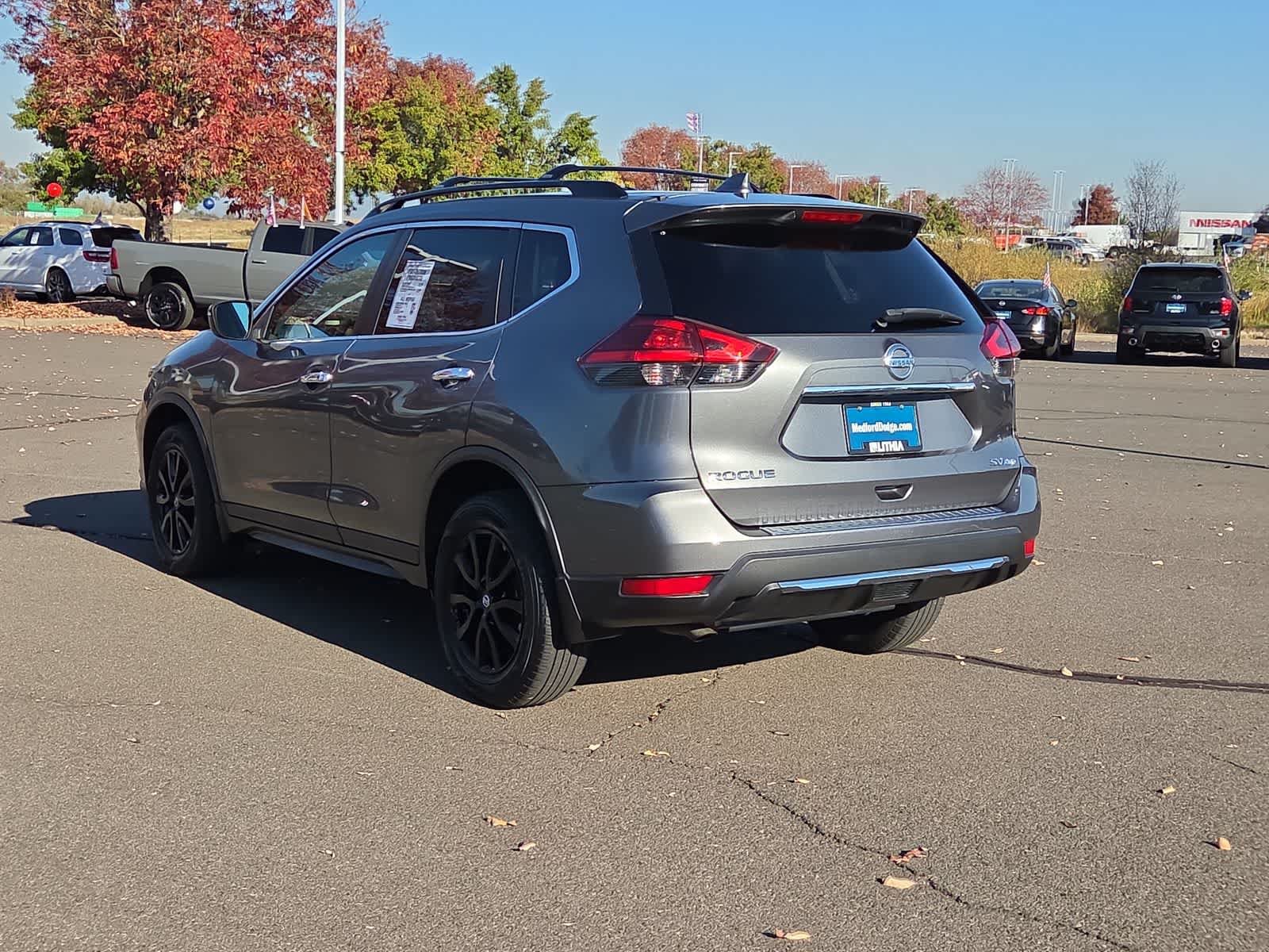 Used 2017 Nissan Rogue SV w/ Midnight Edition AWD/4WD image 12