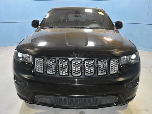 Used 2019 Jeep Grand Cherokee Altitude AWD/4WD image 20