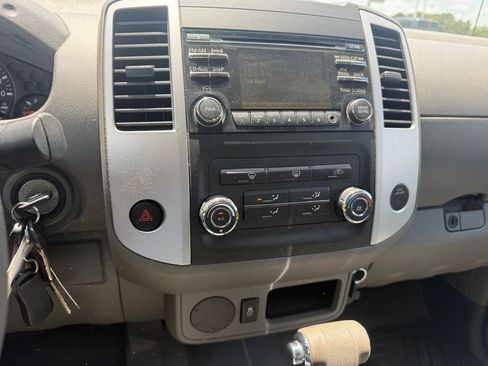 Used 2013 Nissan Frontier SV RWD image 8