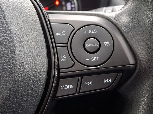 Used 2020 Toyota RAV4 XLE w/ Convenience Package AWD/4WD image 22
