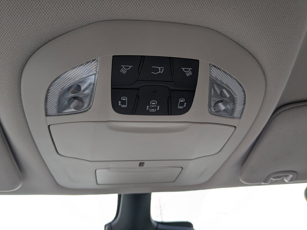 Used 2024 Chrysler Pacifica Touring-L FWD image 30
