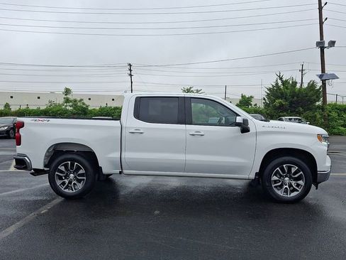 Used 2024 Chevrolet Silverado 1500 LT AWD/4WD image 7