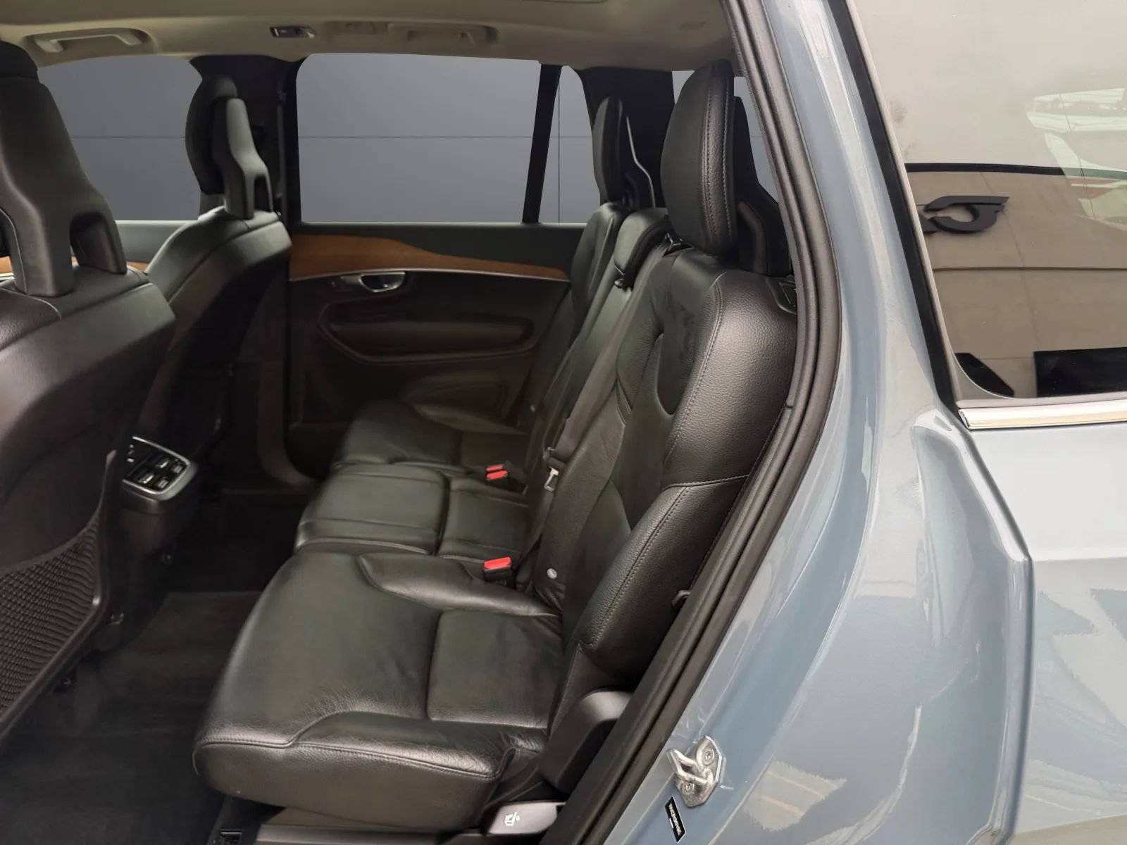 Used 2021 Volvo XC90 T6 Momentum w/ Climate Package AWD/4WD image 19