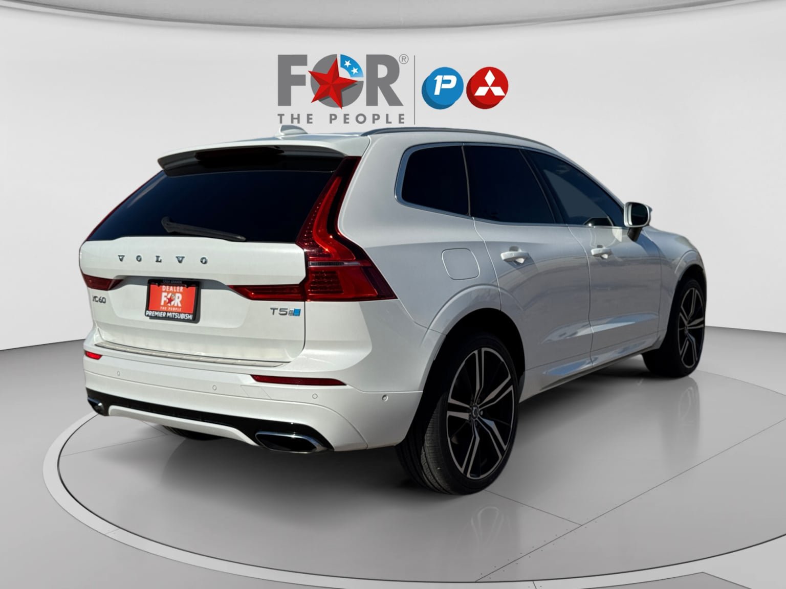 Used 2019 Volvo XC60 T5 R-Design w/ Protection Package Premier FWD image 5
