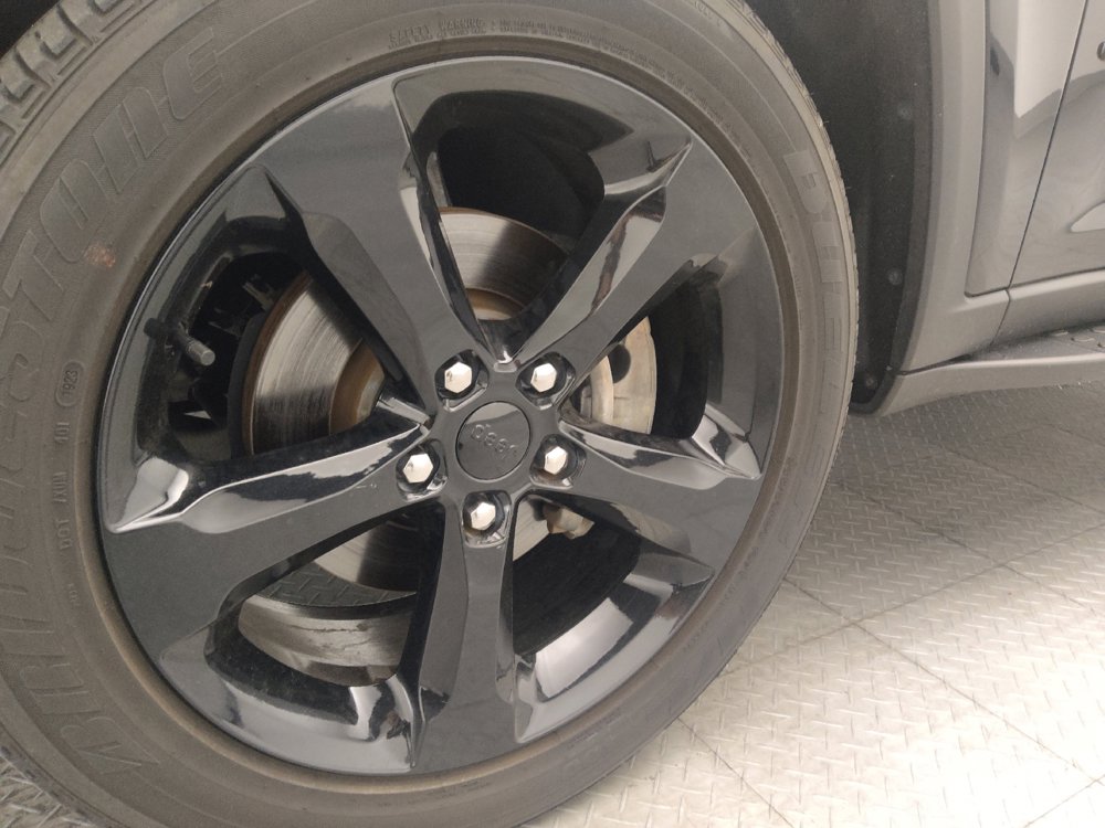 Used 2023 Jeep Grand Cherokee Altitude RWD image 31
