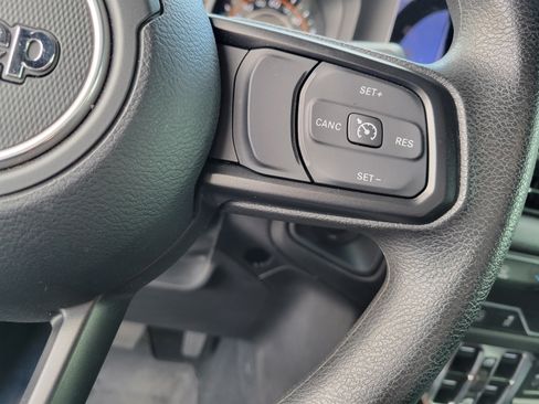 Used 2025 Jeep Wrangler Unlimited Sport AWD/4WD image 25