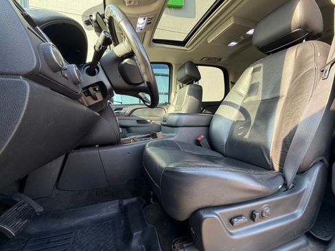 Used 2010 Chevrolet Tahoe LTZ image 7