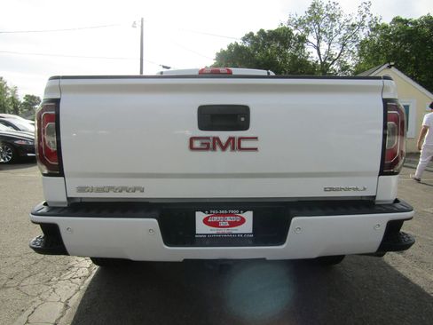 Used 2017 GMC Sierra 1500 Denali AWD/4WD image 6