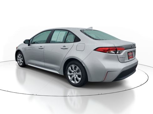 Certified 2025 Toyota Corolla LE FWD image 4