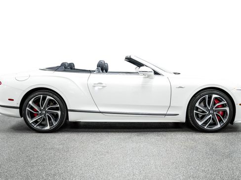 Used 2025 Bentley Continental GT Speed image 40