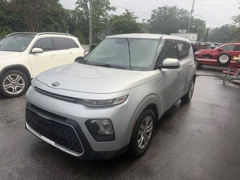 Used 2020 Kia Soul LX FWD image 2