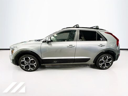 Used 2024 Kia Niro EX Touring FWD image 8