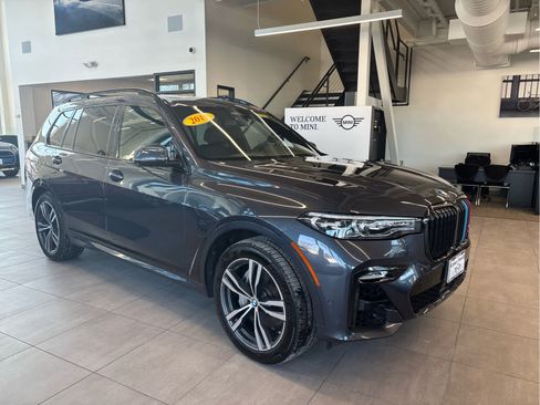 Used 2019 BMW X7 xDrive50i w/ M Sport Package image 3