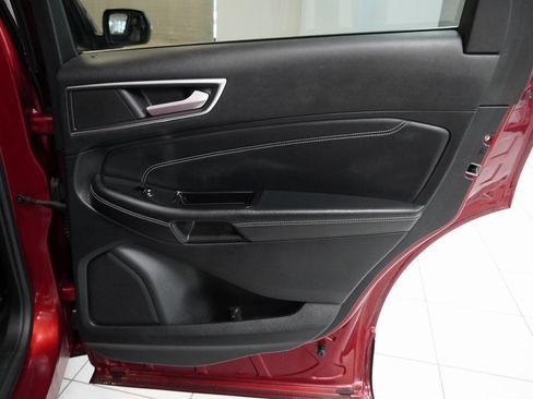 Used 2016 Ford Edge Titanium w/ Technology Package image 27