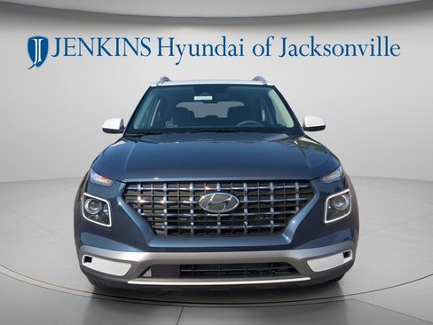 New 2025 Hyundai Venue Limited FWD image 8