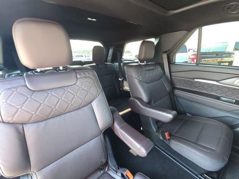 Used 2025 Ford Explorer Platinum w/ Ultimate Package image 18