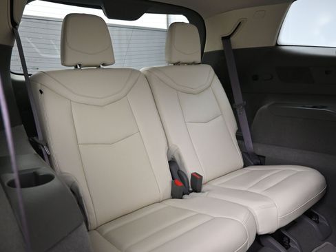 Used 2023 Cadillac XT6 Premium Luxury image 13