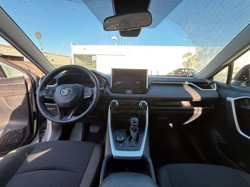 Used 2025 Toyota RAV4 LE image 33