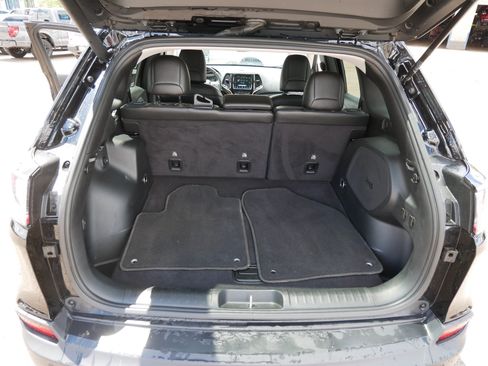 Used 2019 Jeep Cherokee Limited AWD/4WD image 18