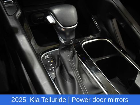 Used 2025 Kia Telluride S image 24